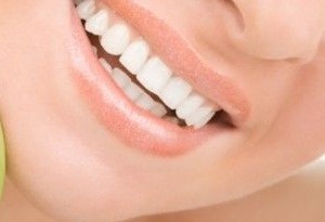 Sbiancare i denti con metodi naturali